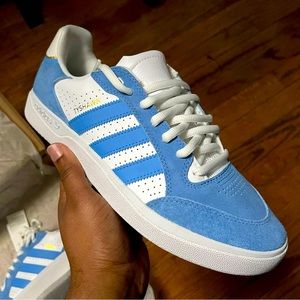 adidas- Tyshawn Low (University Blue)